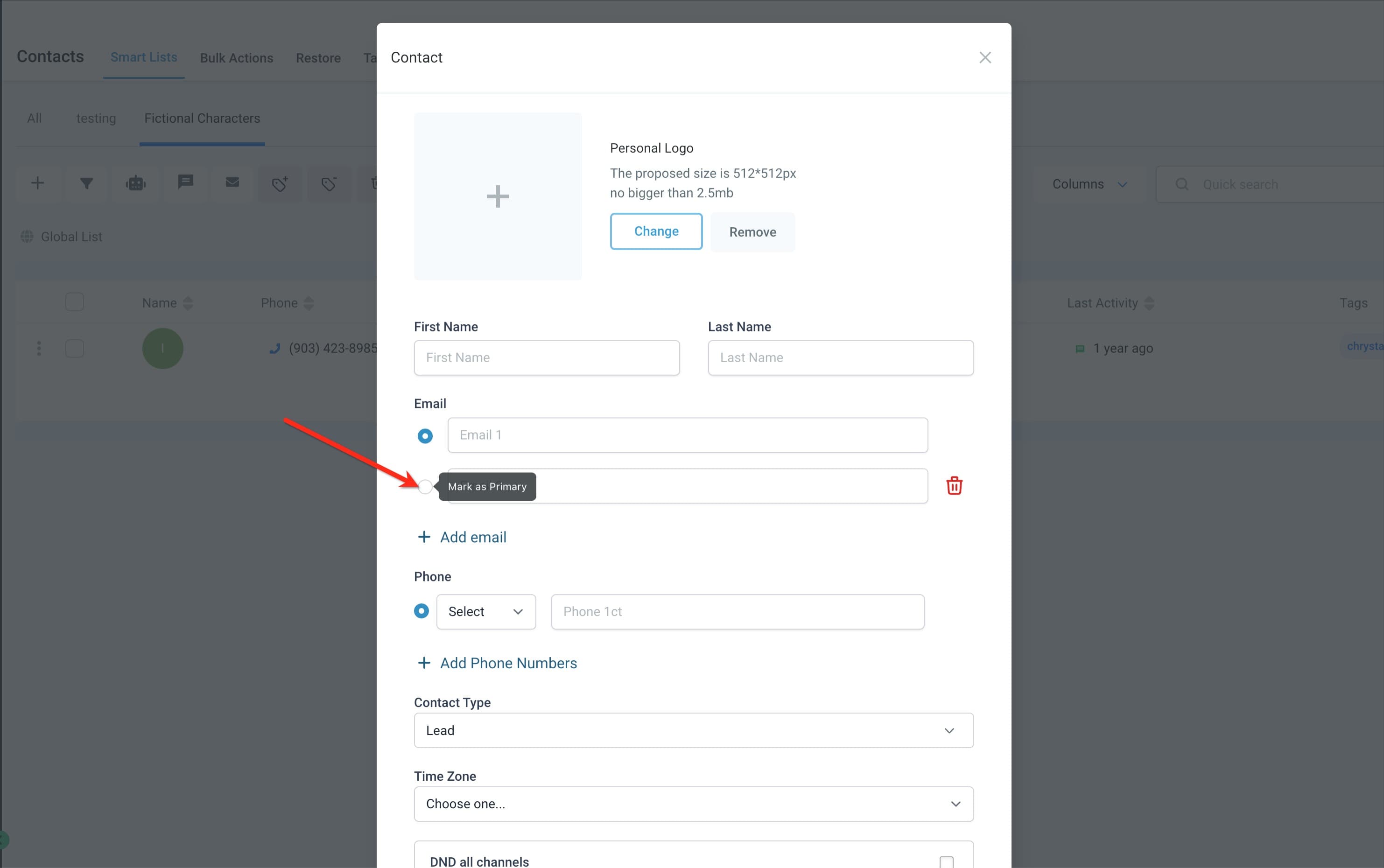 Schermata 4 — Come gestire più indirizzi email per un contatto