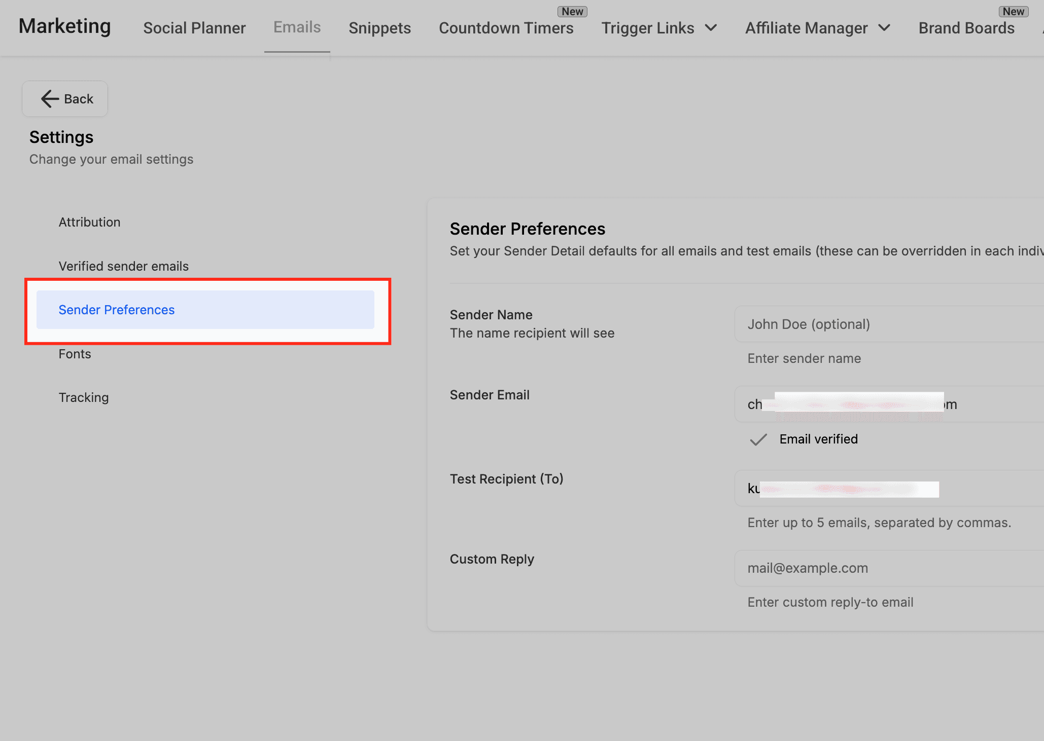 Schermata 4 — Come configurare le Preferenze Mittente nell'Email Builder