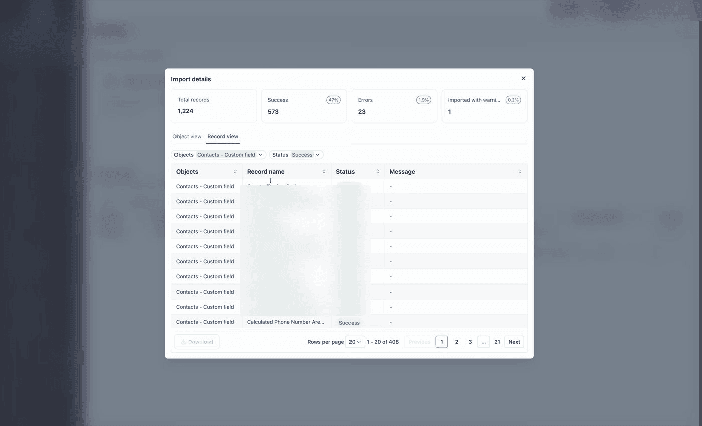 Il modal Import details in Record view, filtrato su Status = Success, che mostra i record importati con successo.